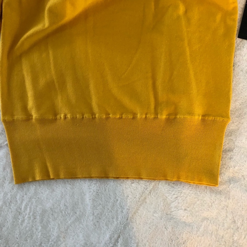 Sweater - Picture 4 of 7
